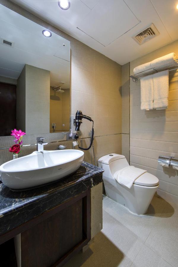 Grand Palace Hotel & Resorts Sylhet Bagian luar foto