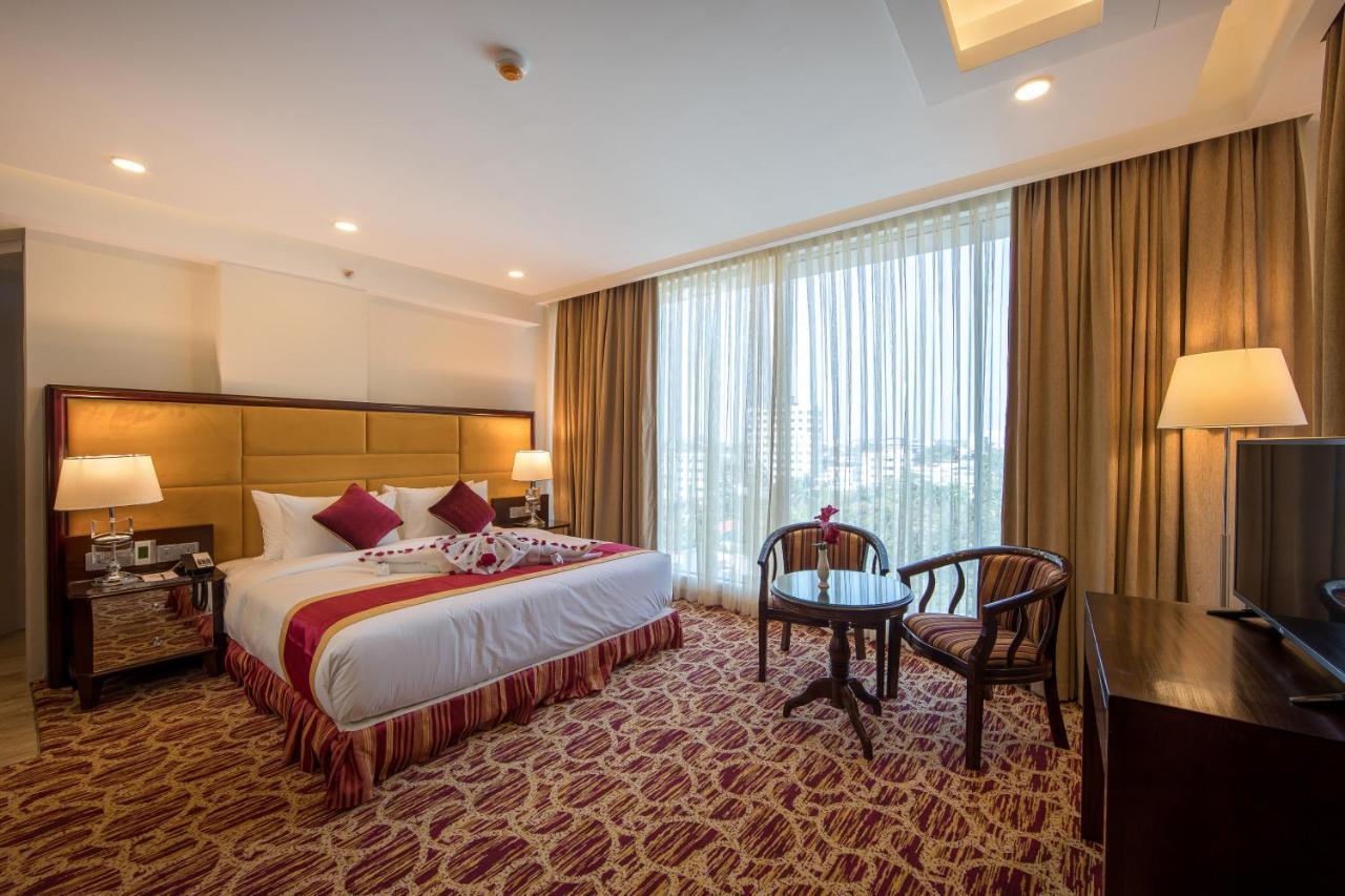 Grand Palace Hotel & Resorts Sylhet Bagian luar foto