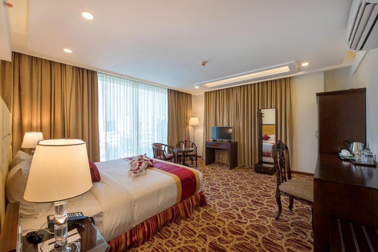 Grand Palace Hotel & Resorts Sylhet Bagian luar foto