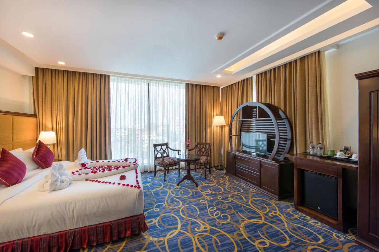 Grand Palace Hotel & Resorts Sylhet Bagian luar foto
